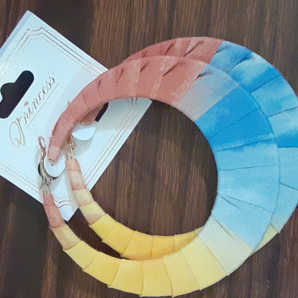 Hoop earrings bundle - Picture 5 of 8